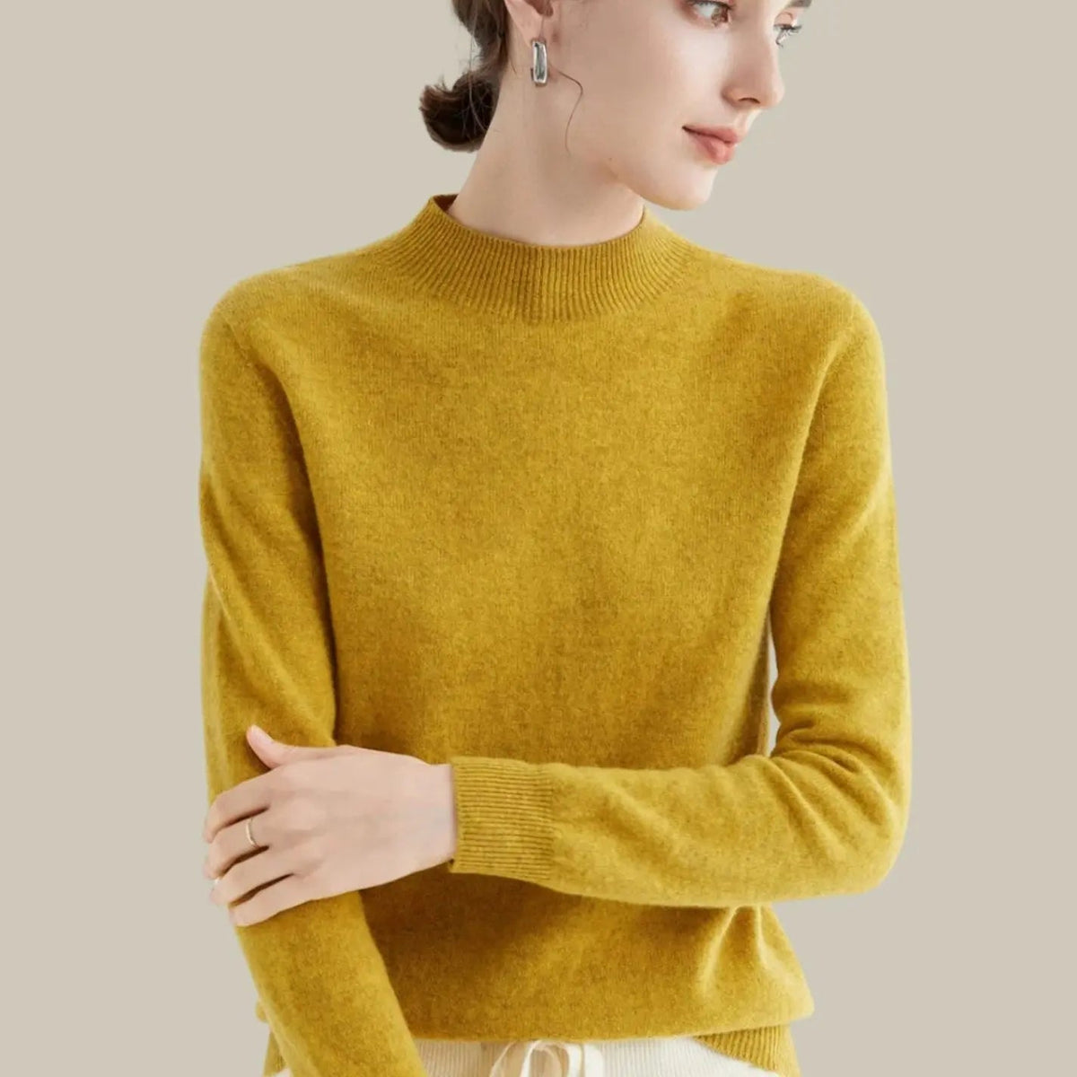 Langærmet striktrøje i merinould til damer med mock-neck