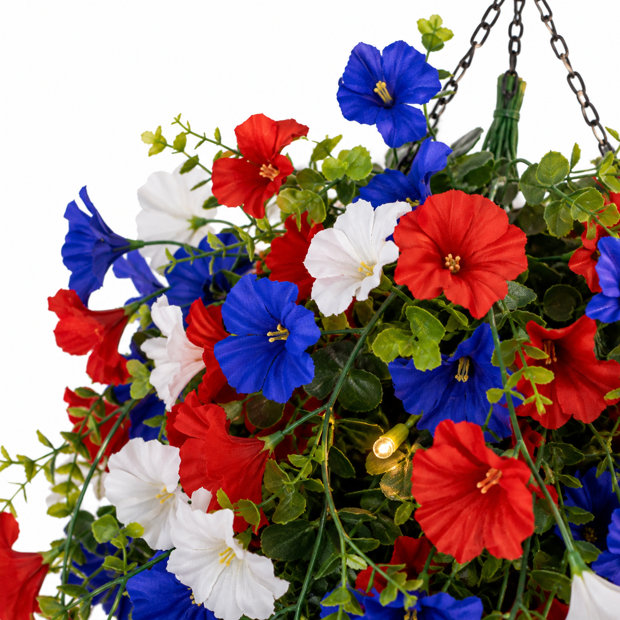 Liberty Bloom – Patriotisk Hængende Blomsterkurv med LED Lys, Røde Hvide Blå Silke Blomster til 4. Juli Porch Dekor