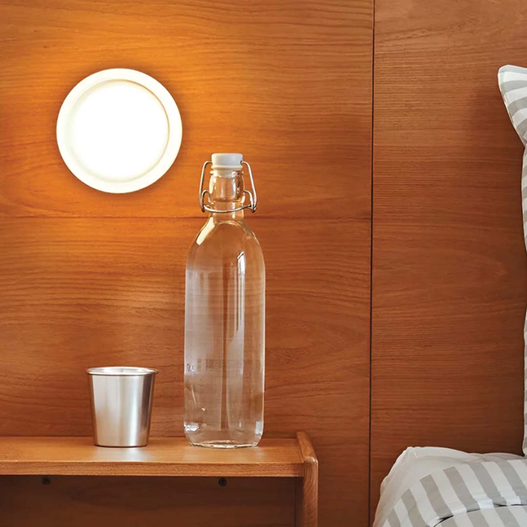 LumièreLux - Stilfuld Dimple Væglampe til et Moderne Interiør
