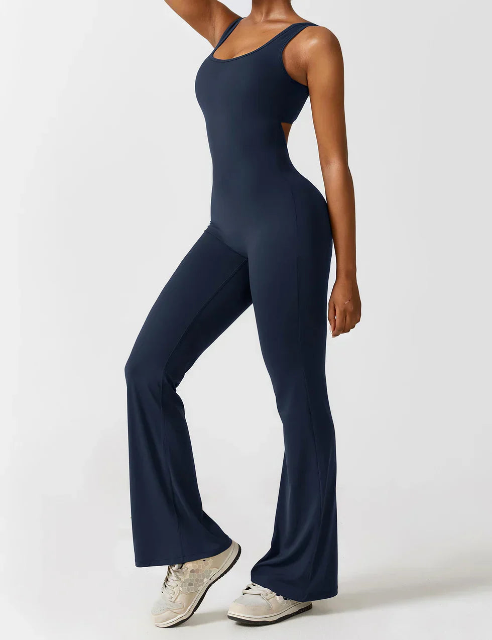 Image of Marie | Dame Jumpsuit med Åben Ryg og Flare Ben