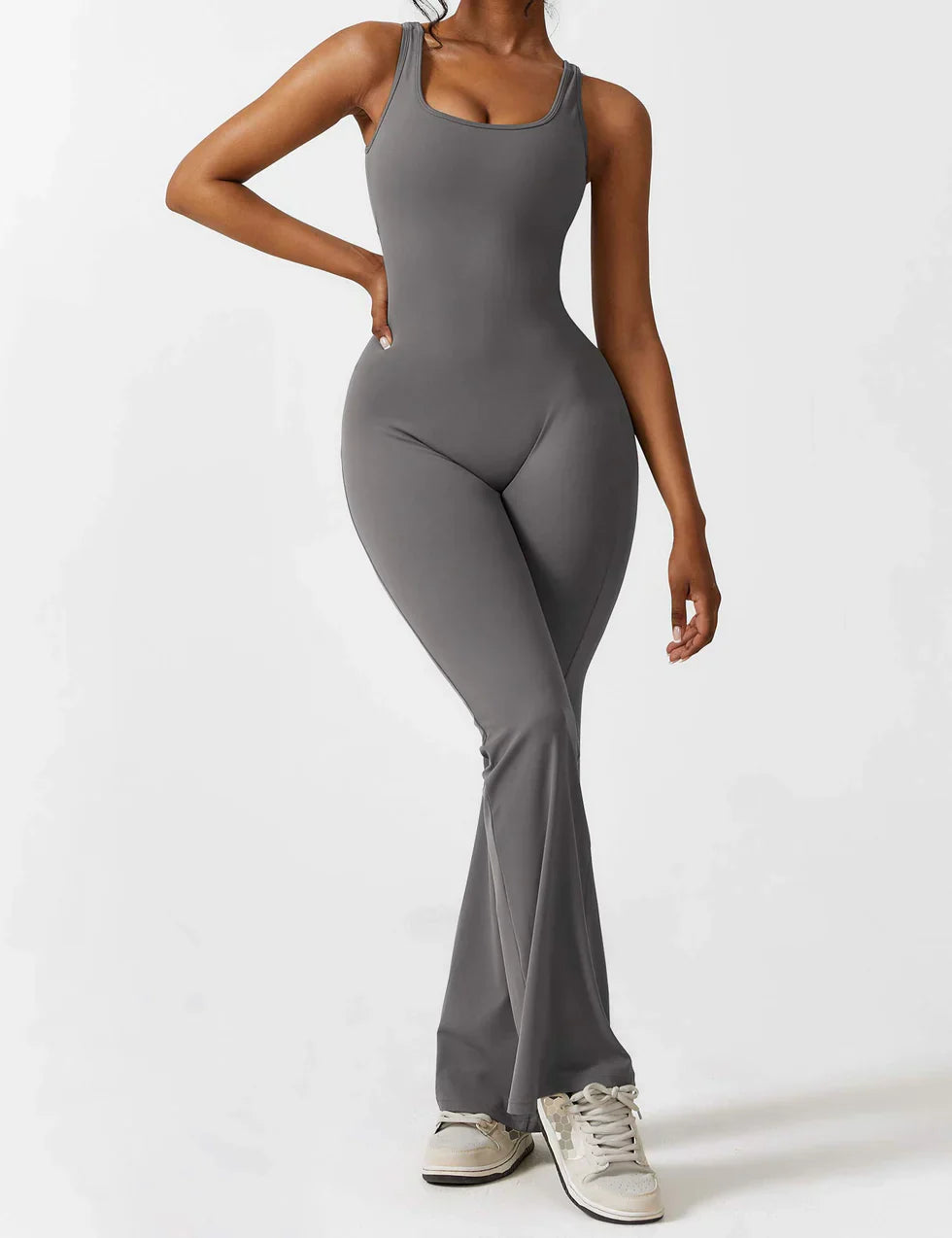 Image of Marie | Dame Jumpsuit med Åben Ryg og Flare Ben