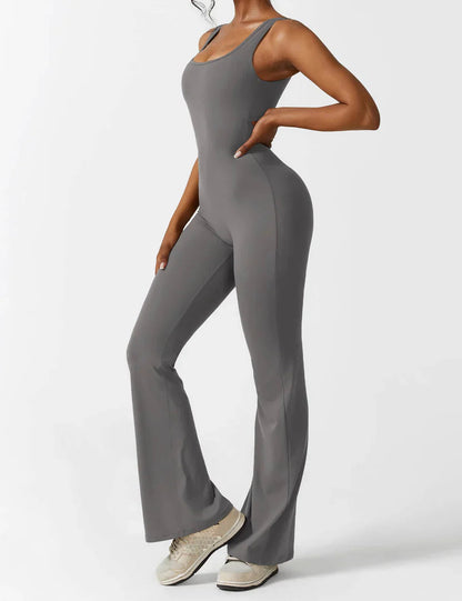 Image of Marie | Dame Jumpsuit med Åben Ryg og Flare Ben