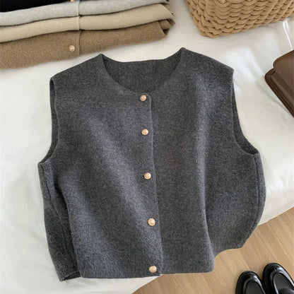 Édith | Gilet pull sans manches à boutons pour femme - Image 1