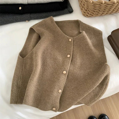 Édith | Gilet pull sans manches à boutons pour femme - Image 2