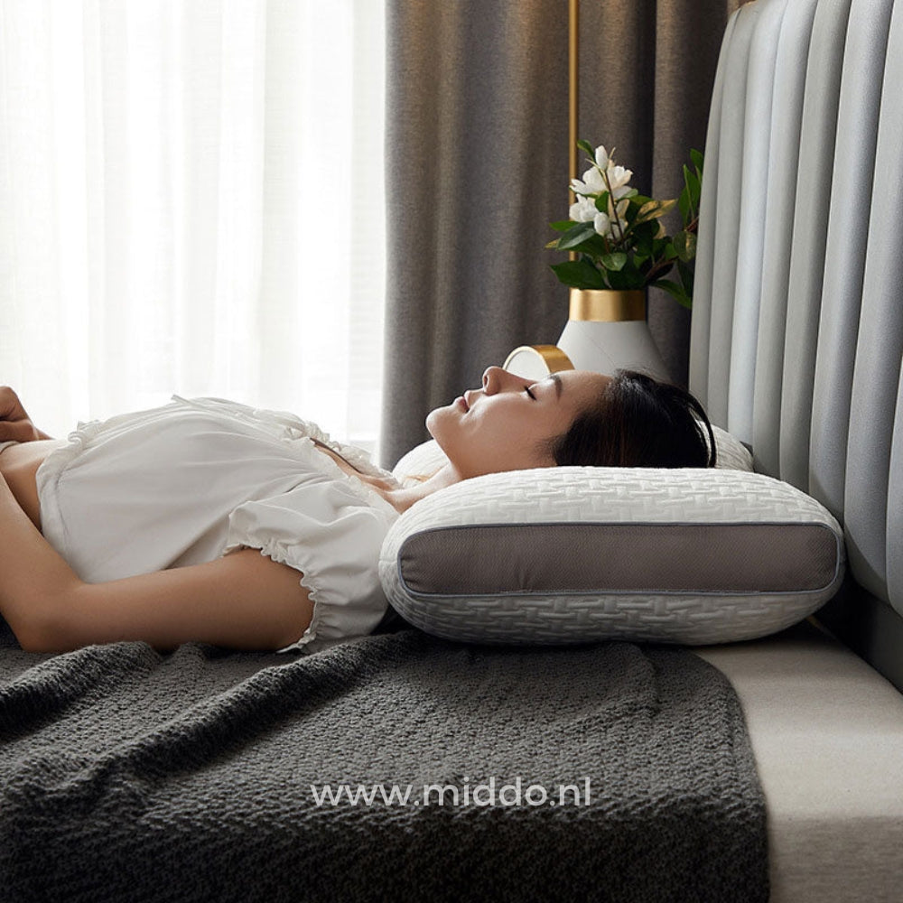 Nakkestøttepude til ryg- og sidesovere: DreamGuard Pro™ + Gratis fløjlsfleece pudebetræk!