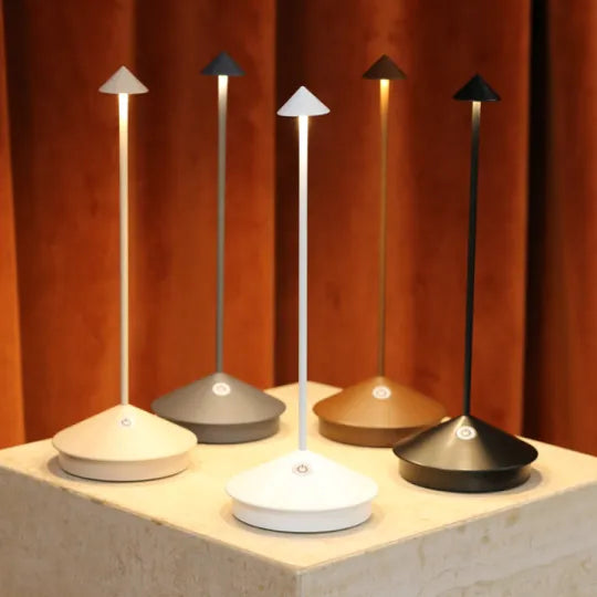Oplys dit rum med den trådløse LED bordlampe – RadiantGlow