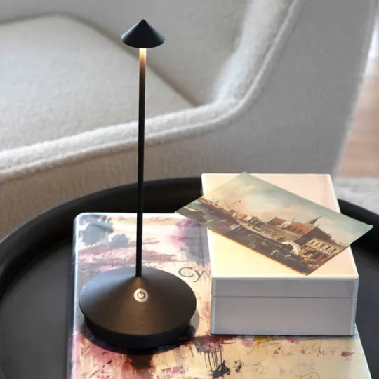 Oplys dit rum med den trådløse LED bordlampe – RadiantGlow