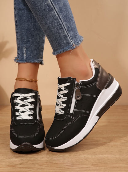 Ortopædiske sneakers med kilehæl og snøre til damer