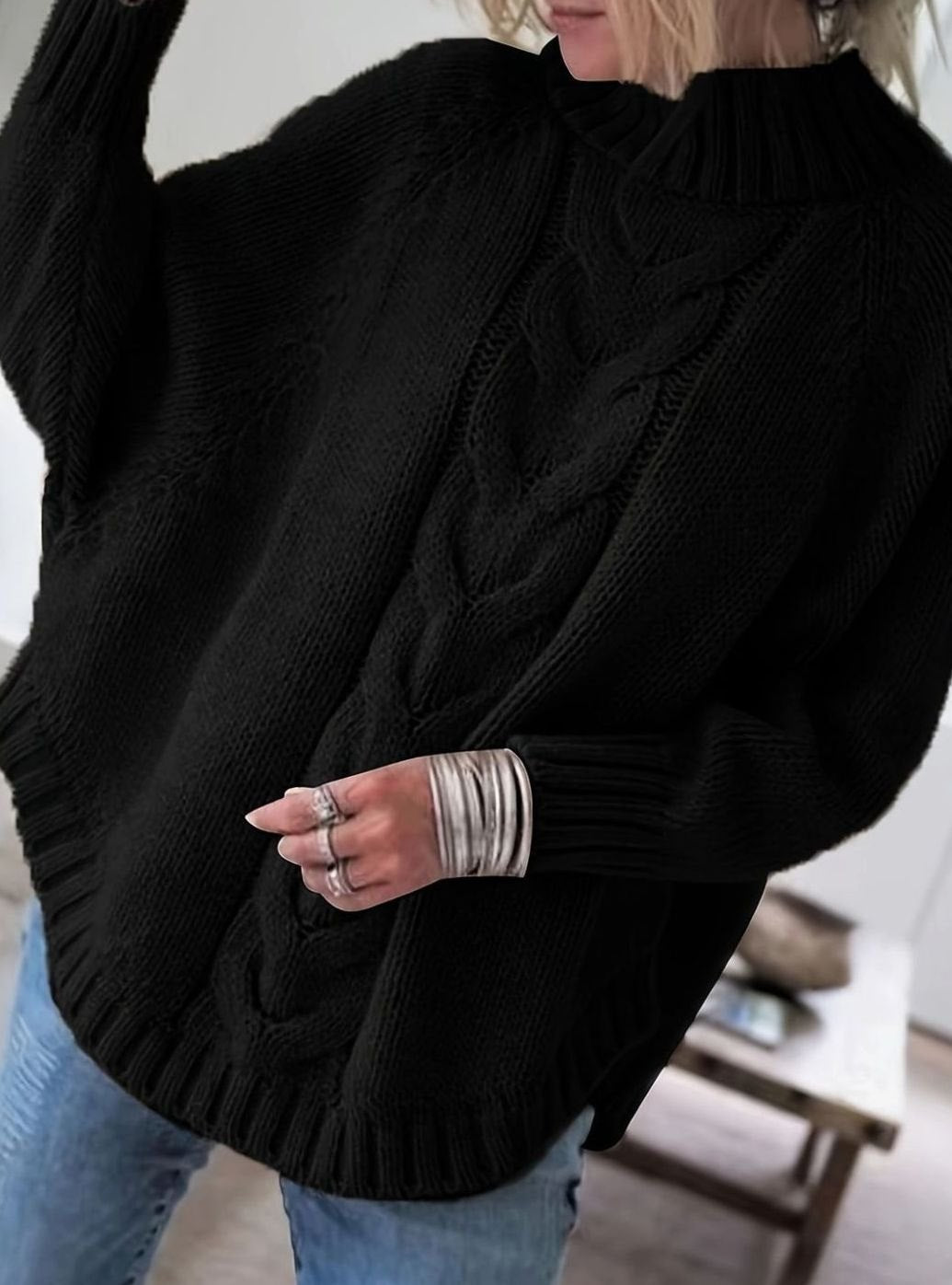 Oversized kabelstrikket sweater med høj hals til damer
