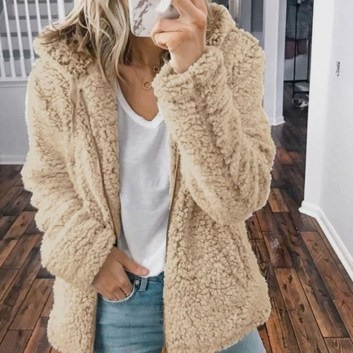 Oversized teddyfleece-jakke med hætte og lynlås til damer