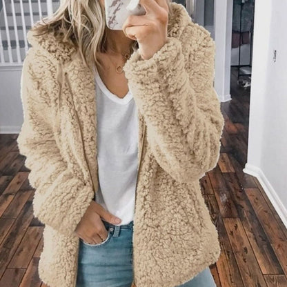Oversized teddyfleece-jakke med hætte og lynlås til damer
