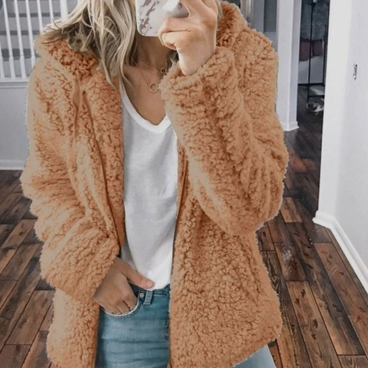 Oversized teddyfleece-jakke med hætte og lynlås til damer