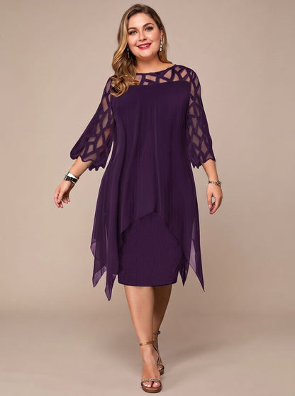 Plus size midikjole til damer med blondebærestykke og chiffonoverlag