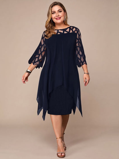Plus size midikjole til damer med blondebærestykke og chiffonoverlag