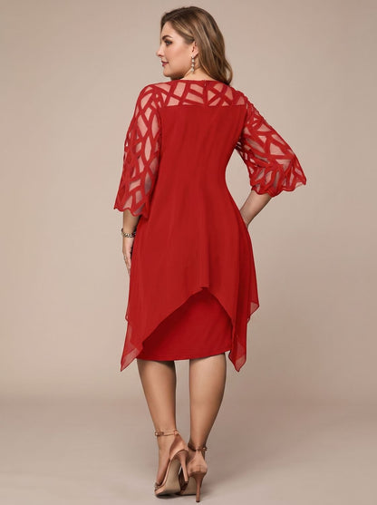 Plus size midikjole til damer med blondebærestykke og chiffonoverlag