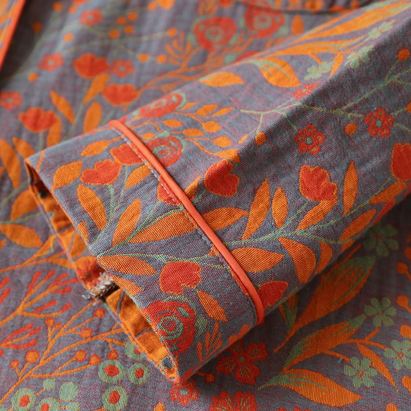 Pyjamassæt til damer med vilde blomster