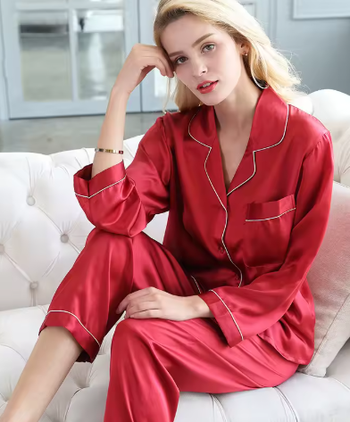 Silke Kvinders Nattøj Sæt med Løs Pasform og Elegant Design