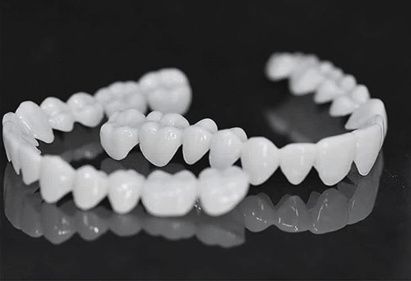 SmileFlex Tandprotes med Hvide Facader