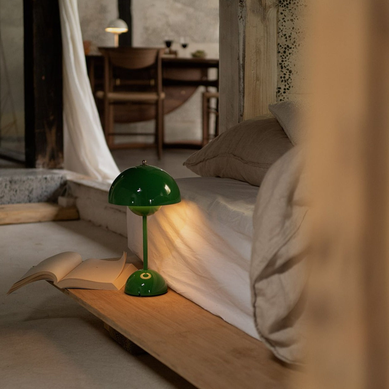 Trådløs Retro LED Bordlampe med Parasol Design