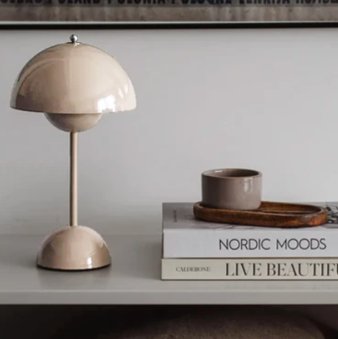 Trådløs Retro LED Bordlampe med Parasol Design