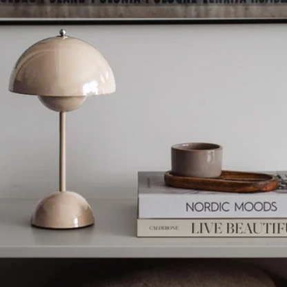 Trådløs Retro LED Bordlampe med Parasol Design