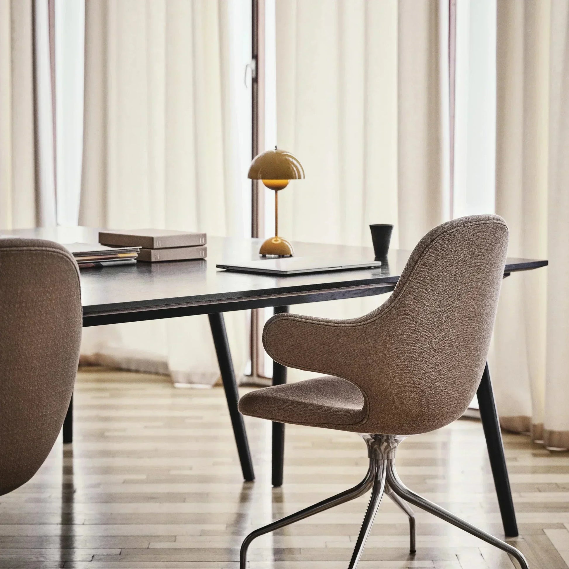 Trådløs Retro LED Bordlampe med Parasol Design